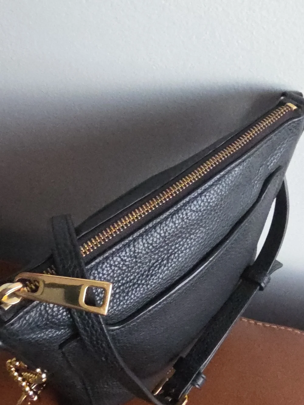 MARC JACOBS Tours Black Leather Crossbody Bag